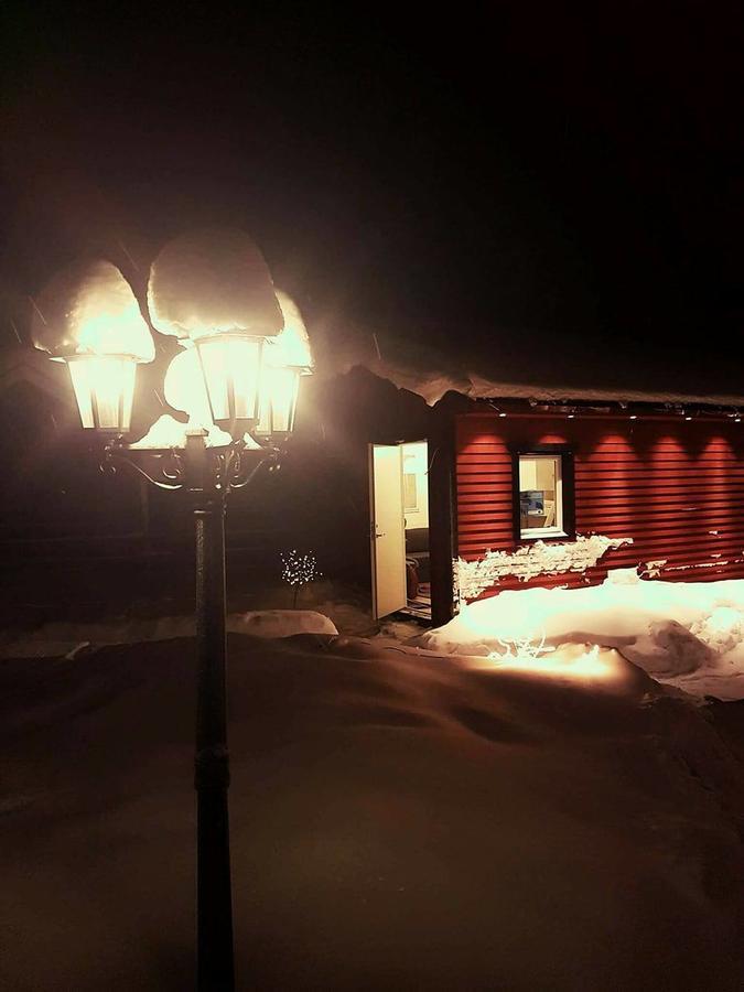Camp Caroli Wooden Cabins Jukkasjärvi エクステリア 写真
