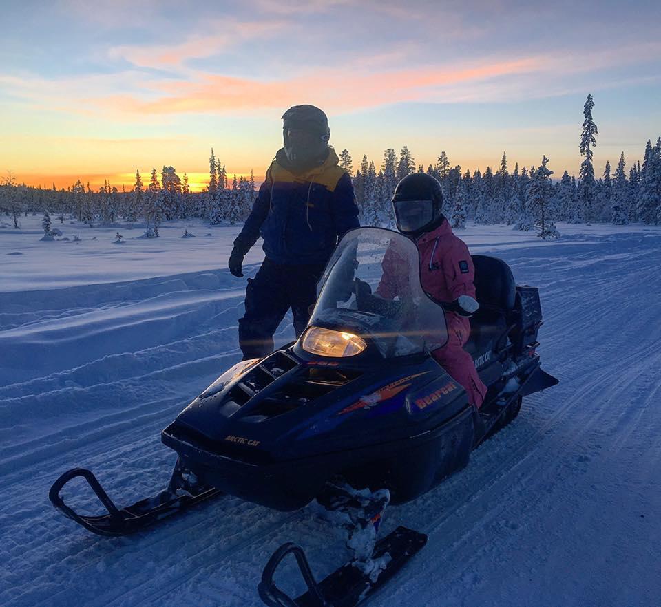Camp Caroli Wooden Cabins Jukkasjärvi エクステリア 写真