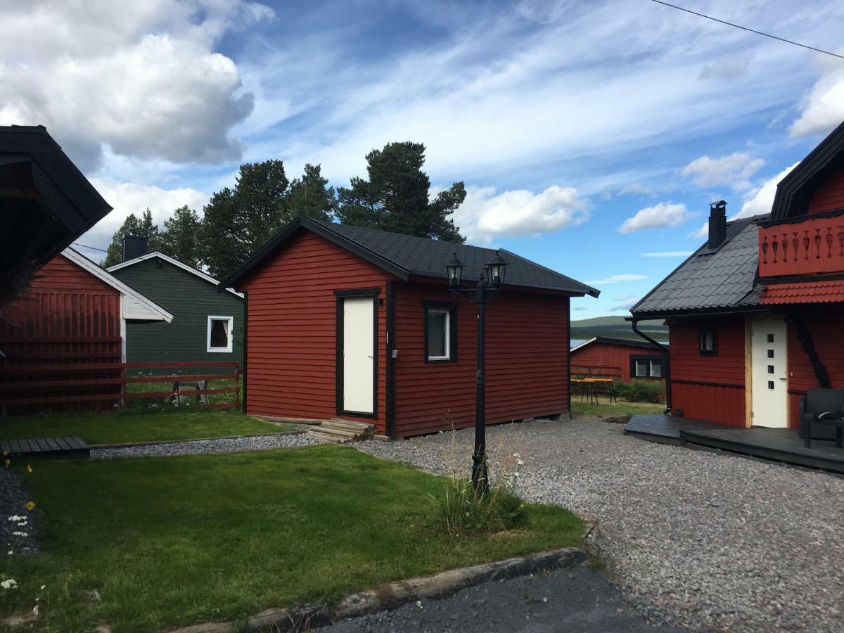 Camp Caroli Wooden Cabins Jukkasjärvi エクステリア 写真