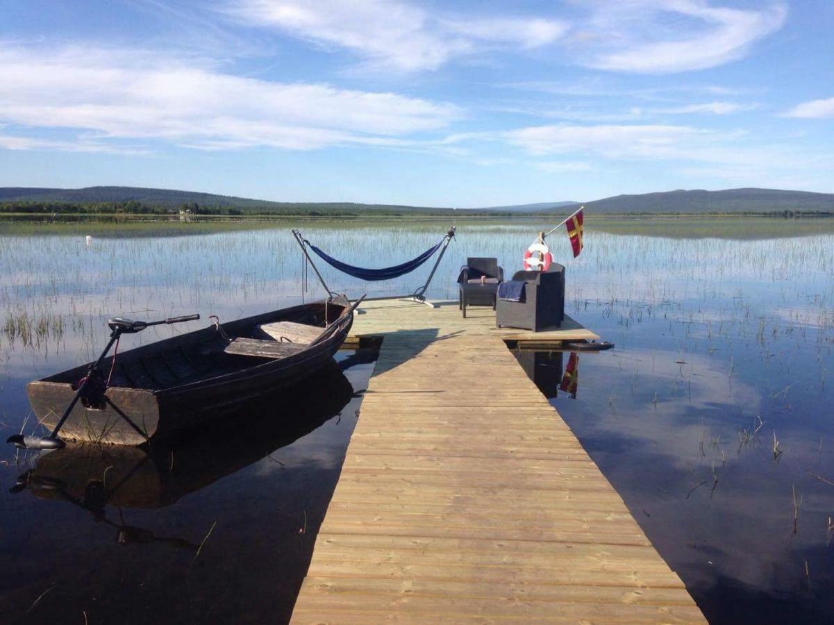 Camp Caroli Wooden Cabins Jukkasjärvi エクステリア 写真