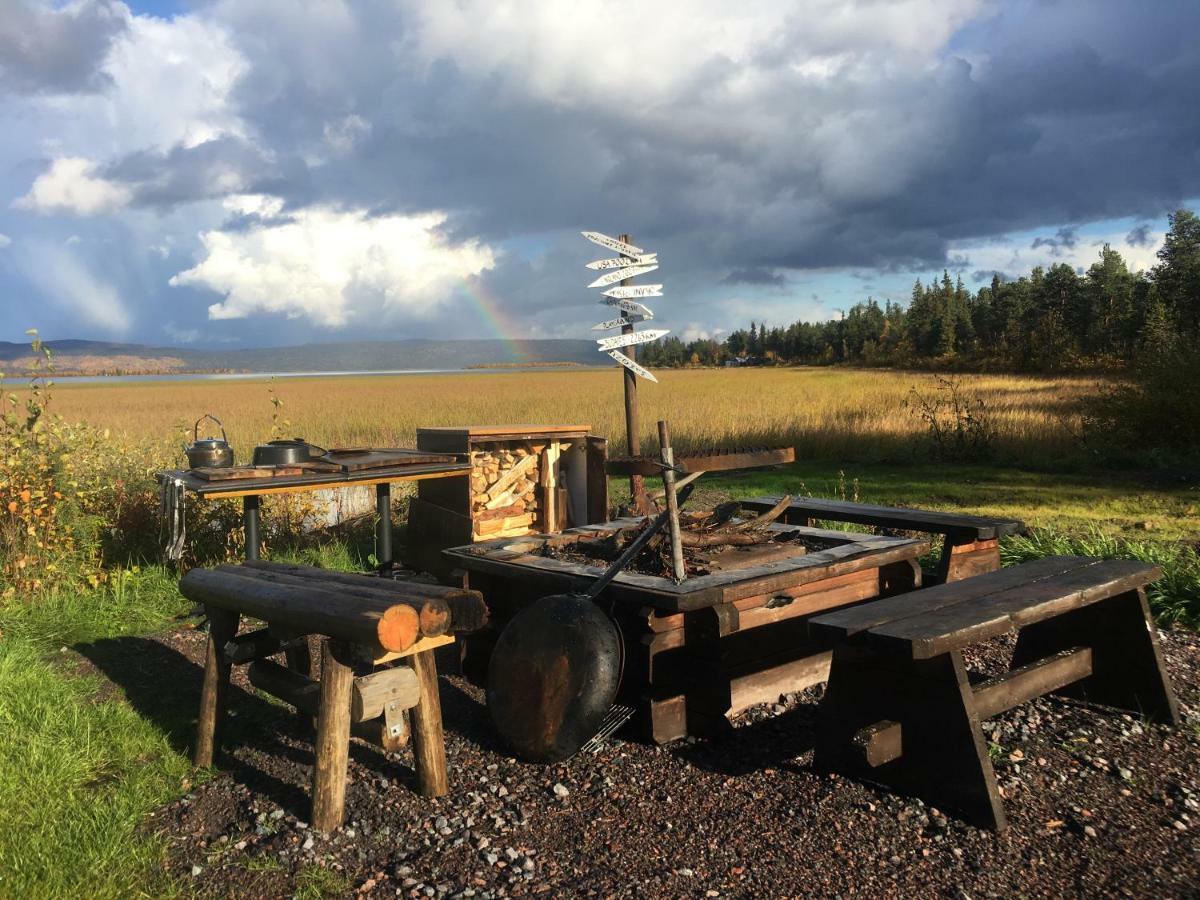 Camp Caroli Wooden Cabins Jukkasjärvi エクステリア 写真
