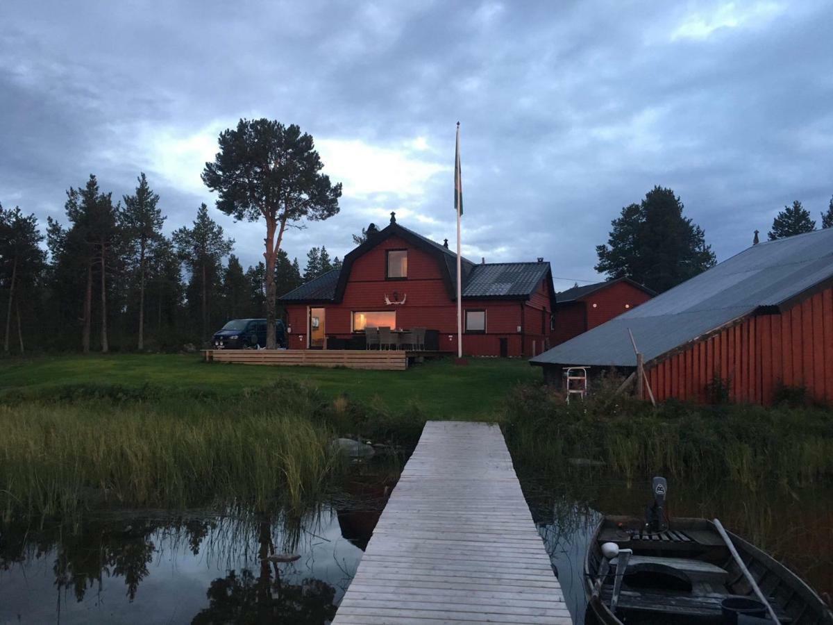 Camp Caroli Wooden Cabins Jukkasjärvi エクステリア 写真
